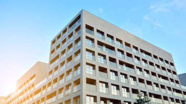 Modern Avrupa konut binaları çeyreği. Soyut mimari, modern şehir geometrisinin bir parçası.