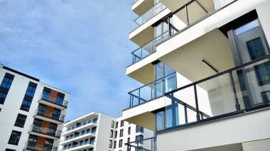 Modern Avrupa konut binaları çeyreği. Soyut mimari, modern şehir geometrisinin bir parçası.