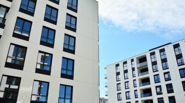 Modern Avrupa konut binaları çeyreği. Soyut mimari, modern şehir geometrisinin bir parçası.