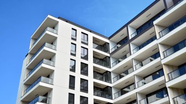 Modern Avrupa konut binaları çeyreği. Soyut mimari, modern şehir geometrisinin bir parçası.