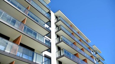 Modern Avrupa konut binaları çeyreği. Soyut mimari, modern şehir geometrisinin bir parçası.