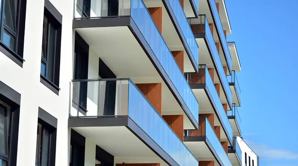 Moderna Europeiska Bostadslägenhet Byggnader Kvartalet Abstrakt Arkitektur Fragment Modern Urban — Stockfoto