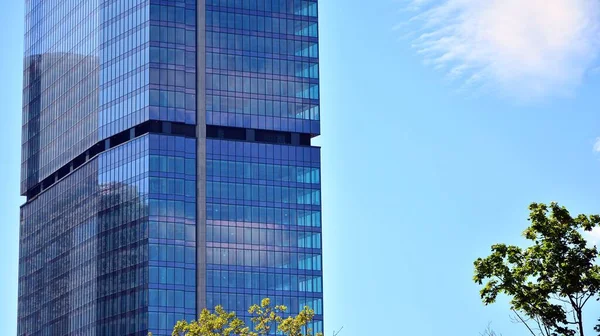 Textura Fachada Edifício Escritório Espelhado Vidro Fragmento Fachada Arquitetura Moderna — Fotografia de Stock