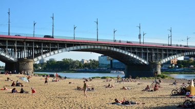 Varşova, Polonya. 26 Temmuz 2020. Stadyum (veya Poniatowka plajı), Ulusal Stadyum 'un çevresi..