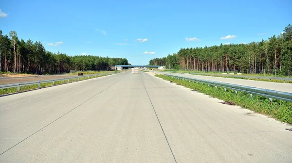 공사중인 새로운 간선도로의 — 스톡 사진