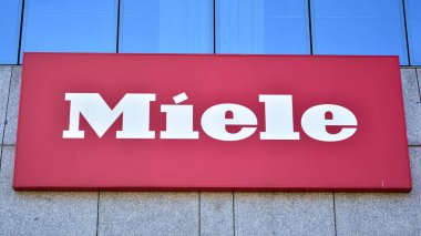 Varşova, Polonya. 16 Ağustos 2020. İmza Miele. Şirket panosu Miele.