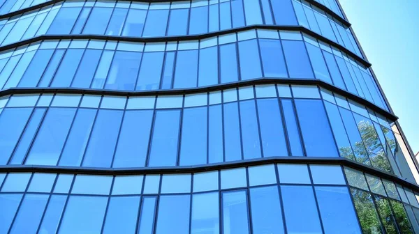Glasridåvägg Modern Kontorsbyggnad Modern Kontorsbyggnad Klar Himmel Bakgrund — Stockfoto