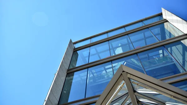 Modern Ofis Binasının Cam Perde Duvarı Gökyüzü Arka Planında Modern — Stok fotoğraf
