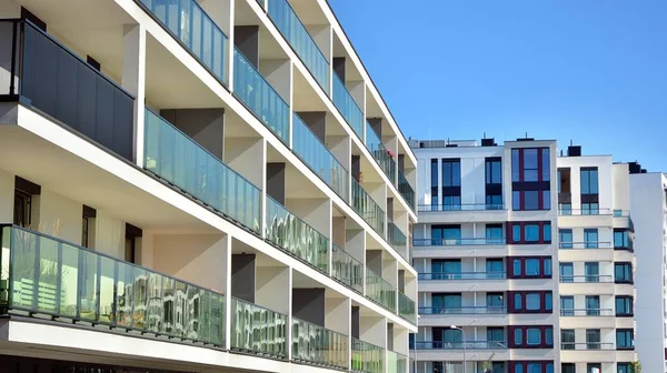 Архітектурні Деталі Сучасного Багатоквартирного Будинку Сучасний Європейський Житловий Житловий Комплекс — стокове фото