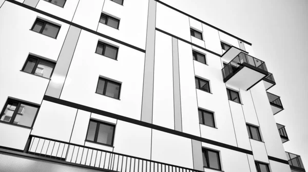 Detalle Nuevo Edificio Apartamentos Moderno Blanco Negro —  Fotos de Stock