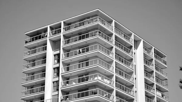 Detalhe Novo Edifício Apartamentos Moderno Preto Branco — Fotografia de Stock