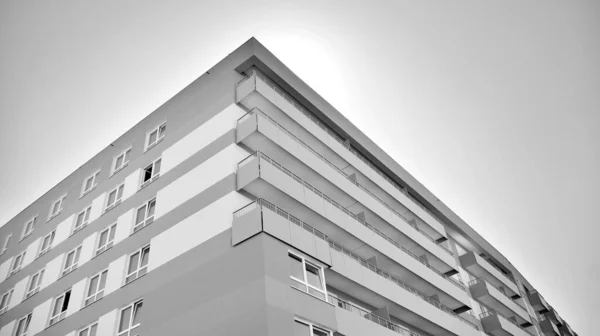 Detalle Nuevo Edificio Apartamentos Moderno Blanco Negro —  Fotos de Stock