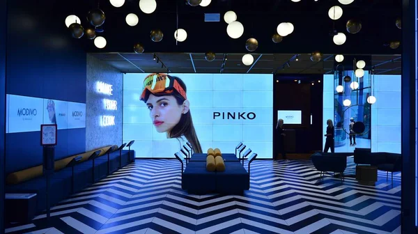 ポーランドのワルシャワ 2020年9月1日 ピンコにサインして 会社案内 Pinko — ストック写真