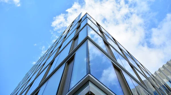 Edificio Oficinas Detalle Reflejo Pared Cristal Azul Edificio Oficinas Moderno — Foto de Stock