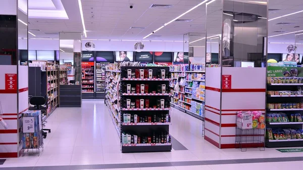 바르샤바 폴란드 2020 슈퍼마켓 내부의 로스만 — 스톡 사진