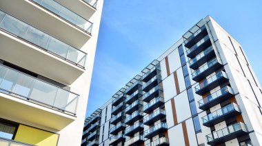 Modern Avrupa konut binaları çeyreği. Soyut mimari, modern şehir geometrisinin bir parçası.