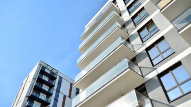 Modern Avrupa konut binaları çeyreği. Soyut mimari, modern şehir geometrisinin bir parçası.