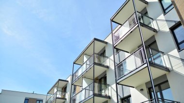 Modern Avrupa konut binaları çeyreği. Soyut mimari, modern şehir geometrisinin bir parçası.