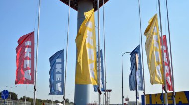 Varşova, Polonya. 15 Eylül 2020 'de. Ikea 'yı imzala. Şirket panosu Ikea.