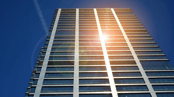 Kancelářská Budova Detaily Modré Skleněné Stěny Sluneční Odrazy — Stock fotografie