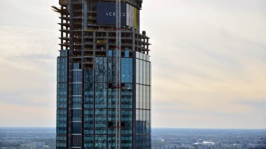 Varşova, Polonya. 20 Eylül 2020. Varso Place ofis binası inşaatı.