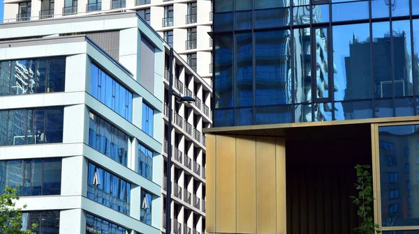 Fachada Fragmentos Moderno Edificio Oficinas Con Acristalamiento Perspectiva —  Fotos de Stock