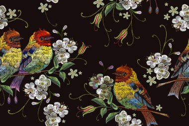 Nakış kuşlar ve seamless modeli kiraz çiçek açması. Giyim, tekstil, t-shirt tasarım şablonu