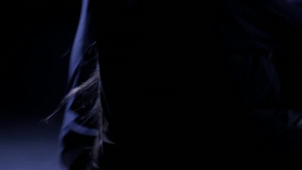 Вампір Побиття Жінки Вночі — стокове відео