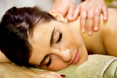 mutlu kadın rahatlatıcı Spa