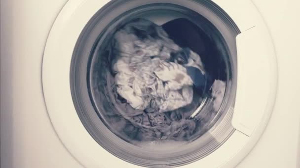 Máquina Lavar Roupa Limpeza Roupas Coloridas — Vídeo de Stock