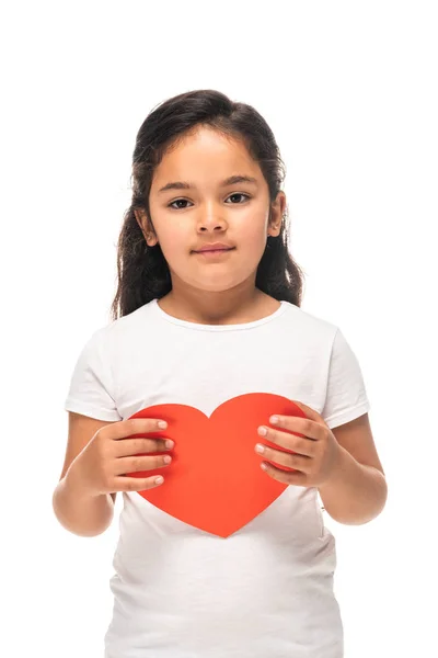 Bonito Latina Criança Segurando Vermelho Coração Forma Caixa Isolada Branco — Fotografia de Stock