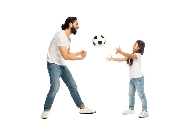 Felice padre latino giocare a calcio con carino figlia isolato su bianco — Foto stock