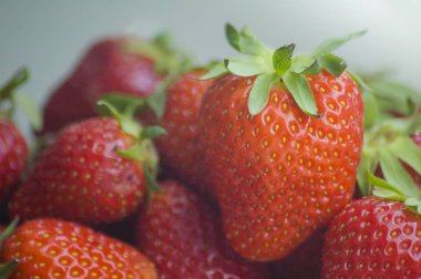 yığın taze çilek