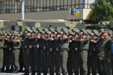 Zaporijya, Ukrayna 24 Ağustos 2016: bağımsızlık günü Ukrayna. Ukrayna Ordusu askeri Mart