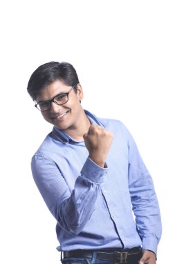 mutlu genç Hintli adam