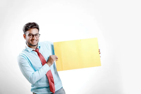 Gelukkig Jonge Indiase Man Weergegeven Lege Poster — Stockfoto