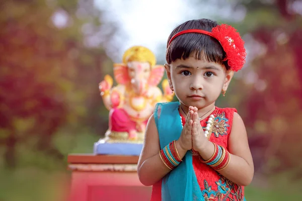 Little Indian Girl Child Lord Ganesha Praying Indian Ganesh Festival — Stok Foto