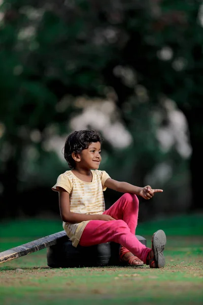 Indian Girl Child Playing Cricket — Stock Photo, Image
