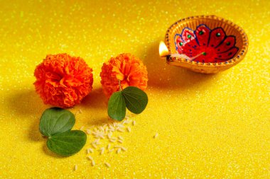 Mutlu Dussehra tebrik kartı, yeşil yaprak ve pirinç