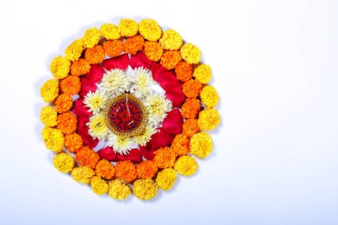 Kadife çiçeği çiçek rangoli Diwali festivali, Hint Festivali çiçek dekorasyon için tasarım