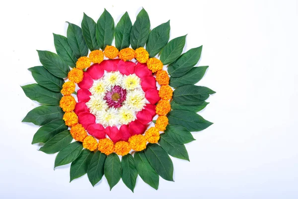 Kadife çiçeği çiçek rangoli Diwali festivali, Hint Festivali çiçek dekorasyon için tasarım