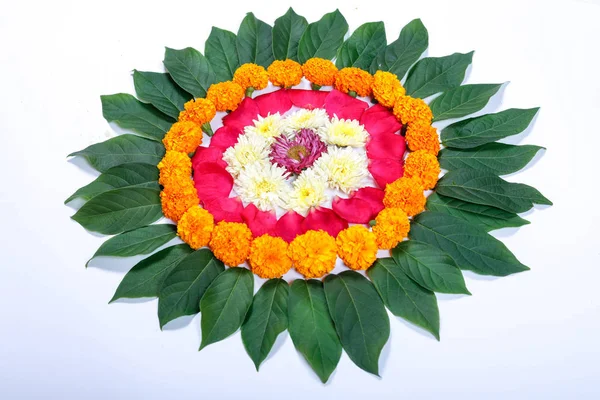 Kadife çiçeği çiçek rangoli Diwali festivali, Hint Festivali çiçek dekorasyon için tasarım