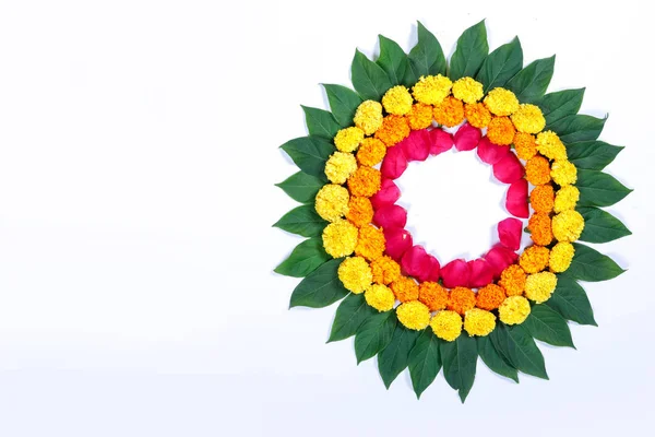 Marigold Λουλούδι Rangoli Σχεδιασμού Για Φεστιβάλ Diwali Ινδικό Φεστιβάλ Ανθοστολισμοί — Φωτογραφία Αρχείου