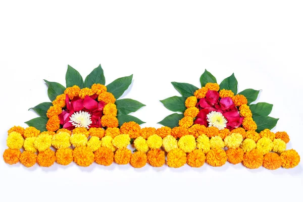 万寿菊花卉 Rangoli 设计为排灯节 印度节日花卉装饰 — 图库照片