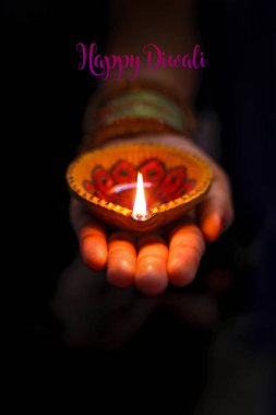 Hint Festivali diwali, lamba elinde
