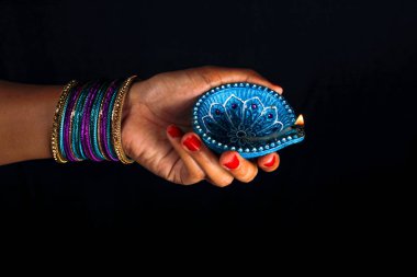 Hint Festivali diwali, lamba elinde
