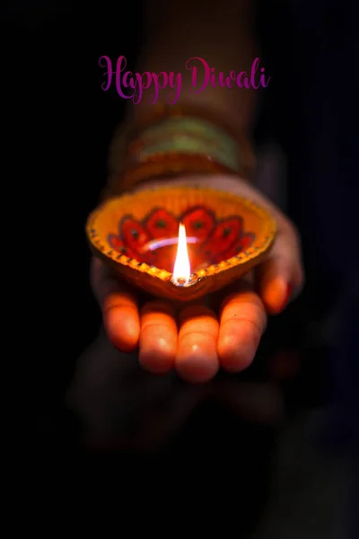 Indiska Festival Diwali Lampa Handen — Stockfoto