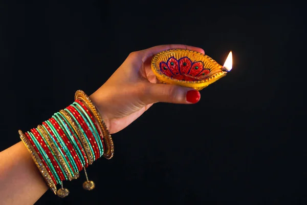 Indian Festival Diwali Lamp Hand - Stock-foto