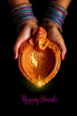 Hint Festivali diwali, lamba elinde