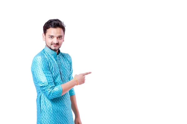 Homme Indien Dans Les Vêtements Ethniques Montrant Geste Avec Main — Photo